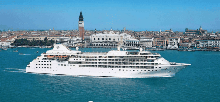 Cruise through the Venetian waters