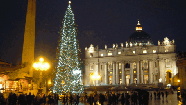 christmas-celebration-at-vatican-museum - Italy Travel Guide