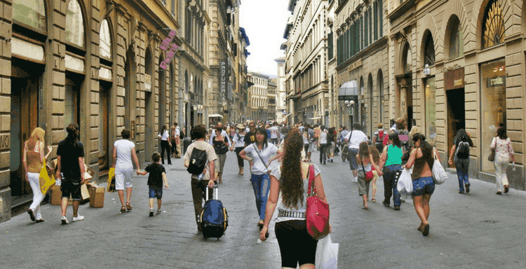 Walk and explore the streets of Italy